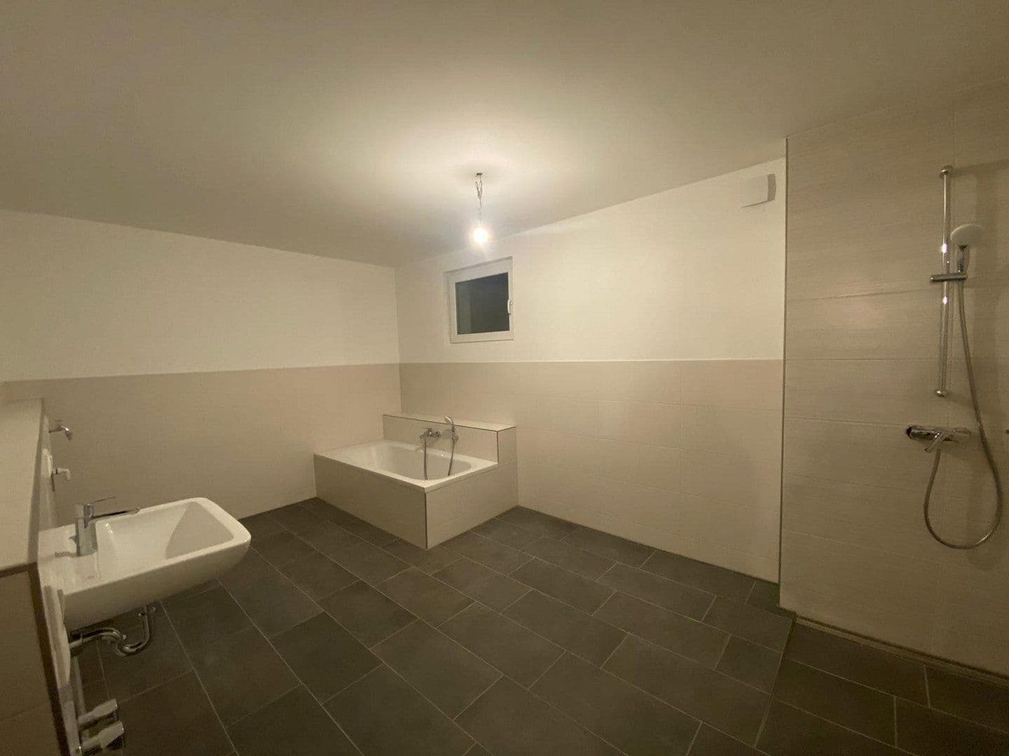 Prenájom bytu 2-izbový 73 m², Baldungstraße 4a, Töging, Bavorsko Prenájom bytu 2-izbový 73 m², Baldungstraße 4a, Töging, Bavorsko