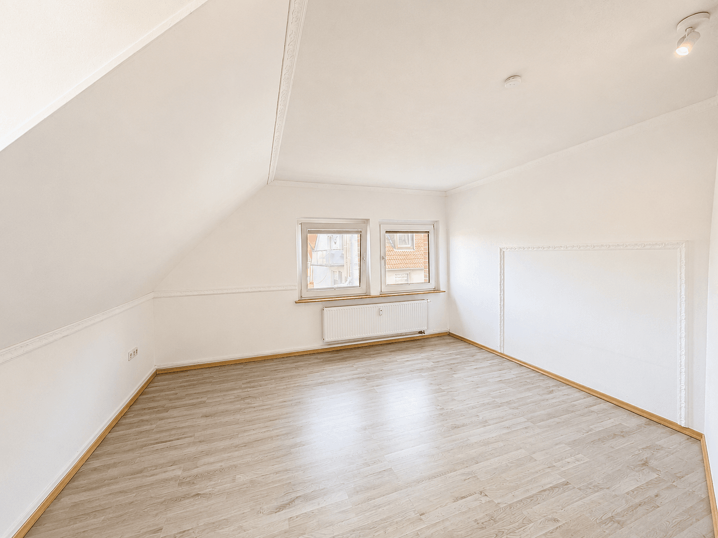 Prenájom bytu 4-izbový 155 m², Siegburgstraße 27, Dortmund, Severné Porýnie - Westfálsko Prenájom bytu 4-izbový 155 m², Siegburgstraße 27, Dortmund, Severné Porýnie - Westfálsko