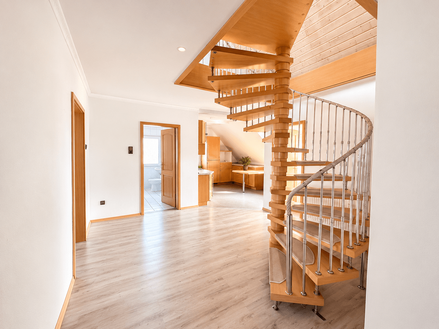 Prenájom bytu 4-izbový 155 m², Siegburgstraße 27, Dortmund, Severné Porýnie - Westfálsko Prenájom bytu 4-izbový 155 m², Siegburgstraße 27, Dortmund, Severné Porýnie - Westfálsko