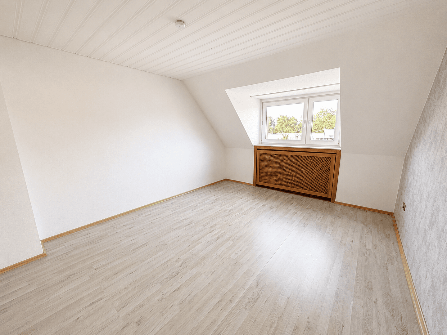 Prenájom bytu 4-izbový 155 m², Siegburgstraße 27, Dortmund, Severné Porýnie - Westfálsko Prenájom bytu 4-izbový 155 m², Siegburgstraße 27, Dortmund, Severné Porýnie - Westfálsko