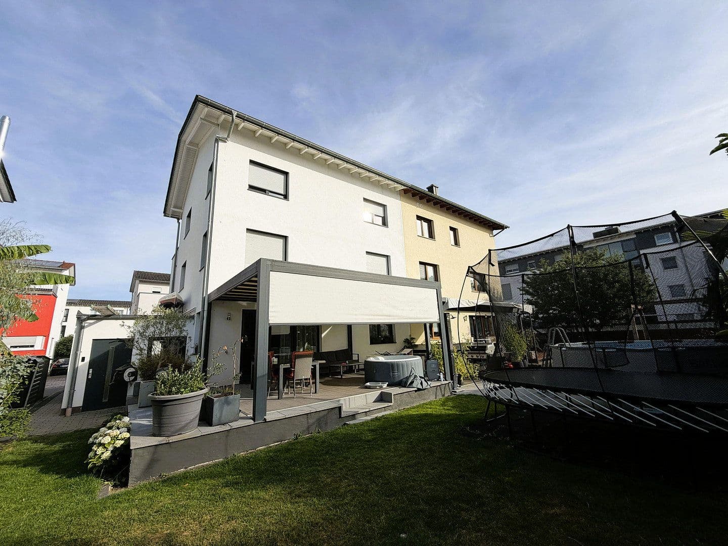 Predaj bytu 5-izbový 180 m², March, Bádensko-Wurttembersko Predaj bytu 5-izbový 180 m², March, Bádensko-Wurttembersko