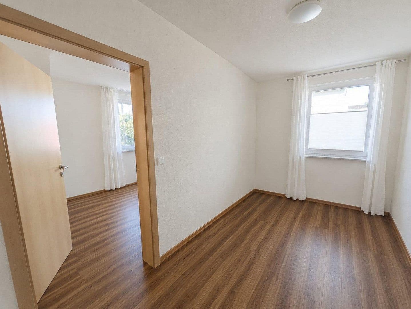 Predaj bytu 5-izbový 180 m², March, Bádensko-Wurttembersko Predaj bytu 5-izbový 180 m², March, Bádensko-Wurttembersko