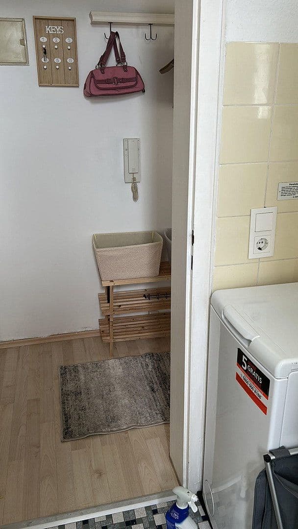 Prenájom bytu 1-izbový 26 m², Heidelberg, Bádensko-Wurttembersko Prenájom bytu 1-izbový 26 m², Heidelberg, Bádensko-Wurttembersko