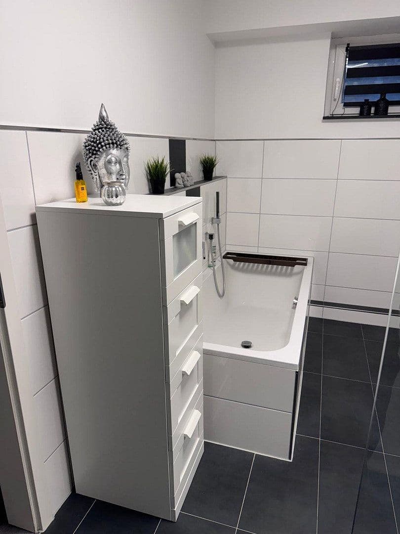 Prenájom bytu 3-izbový 105 m², Heddesheim, Bádensko-Wurttembersko Prenájom bytu 3-izbový 105 m², Heddesheim, Bádensko-Wurttembersko