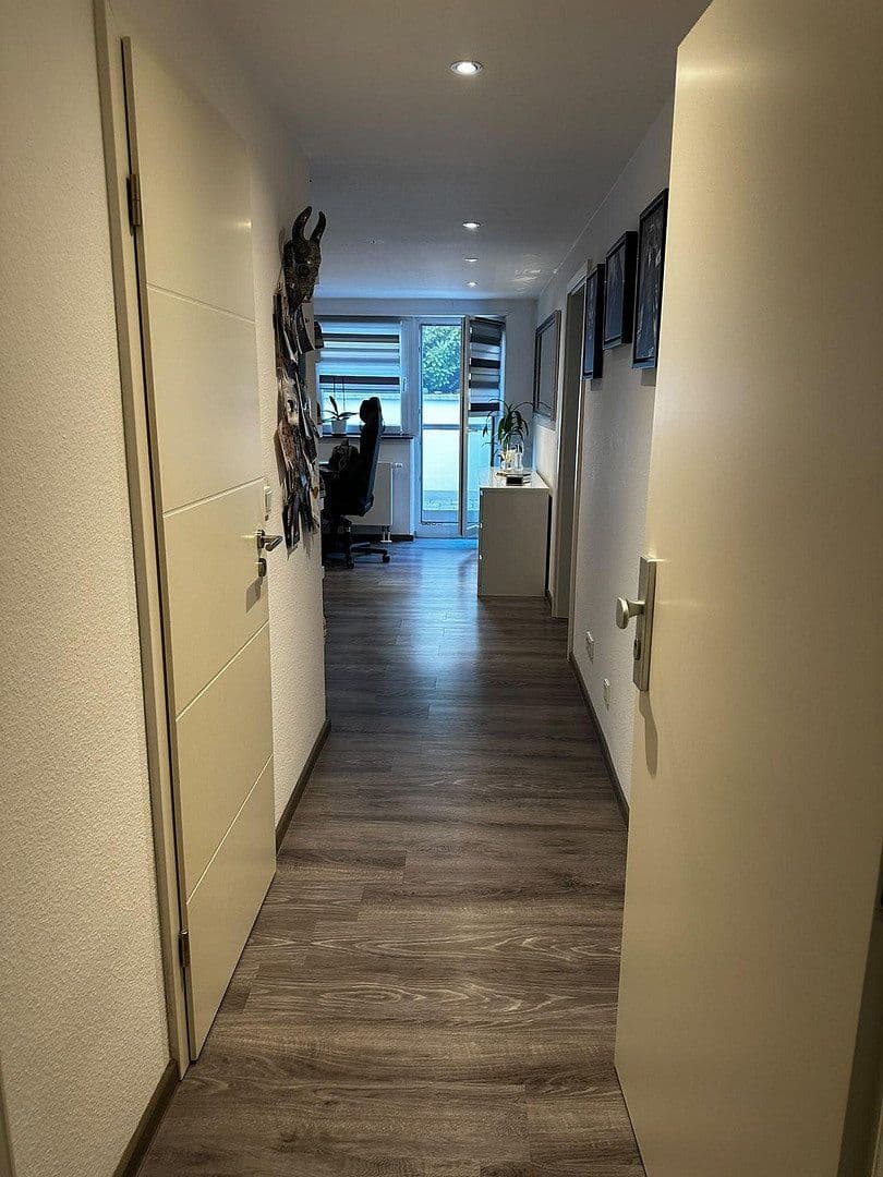 Prenájom bytu 3-izbový 105 m², Heddesheim, Bádensko-Wurttembersko Prenájom bytu 3-izbový 105 m², Heddesheim, Bádensko-Wurttembersko