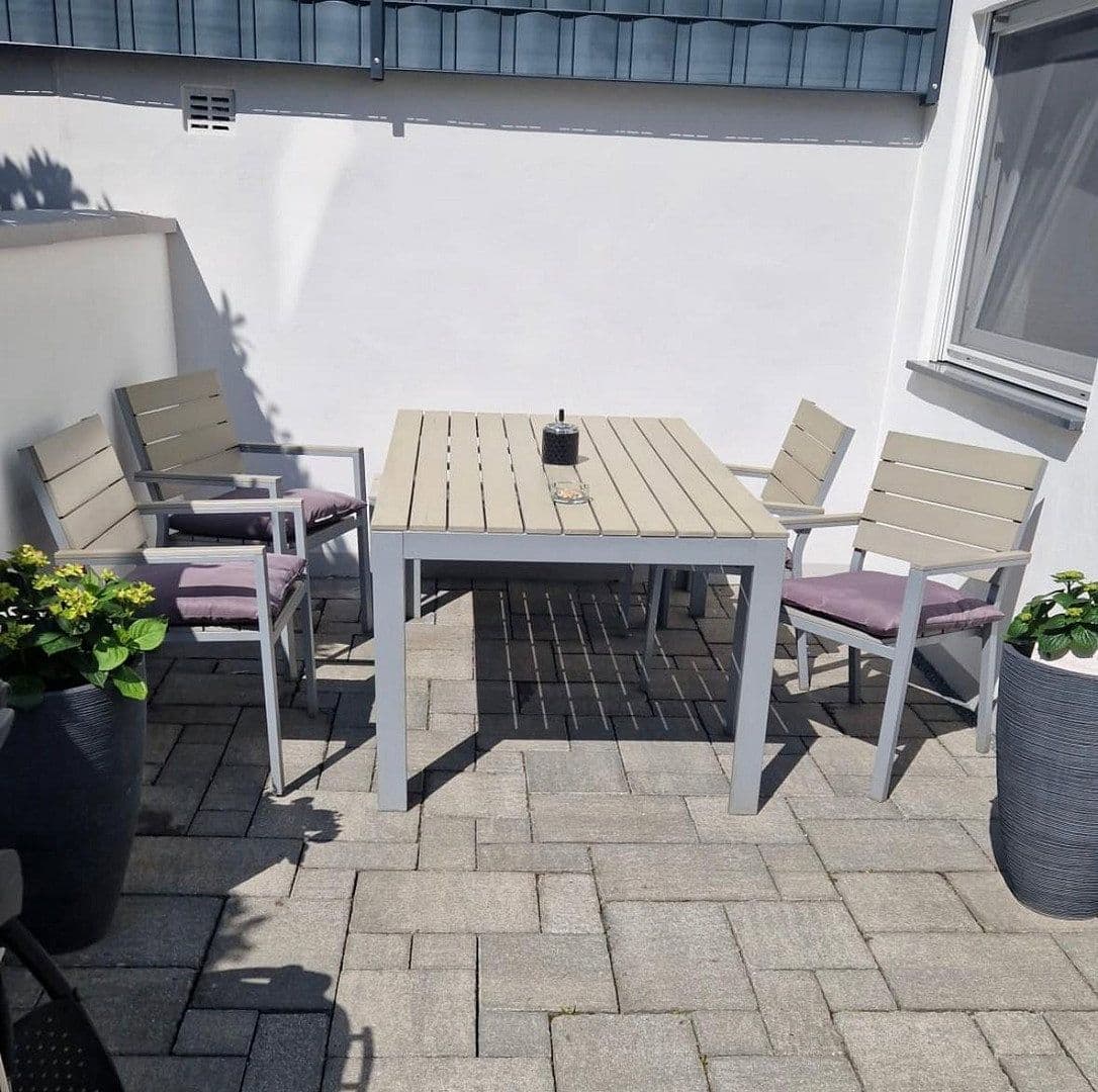 Prenájom bytu 3-izbový 105 m², Heddesheim, Bádensko-Wurttembersko Prenájom bytu 3-izbový 105 m², Heddesheim, Bádensko-Wurttembersko