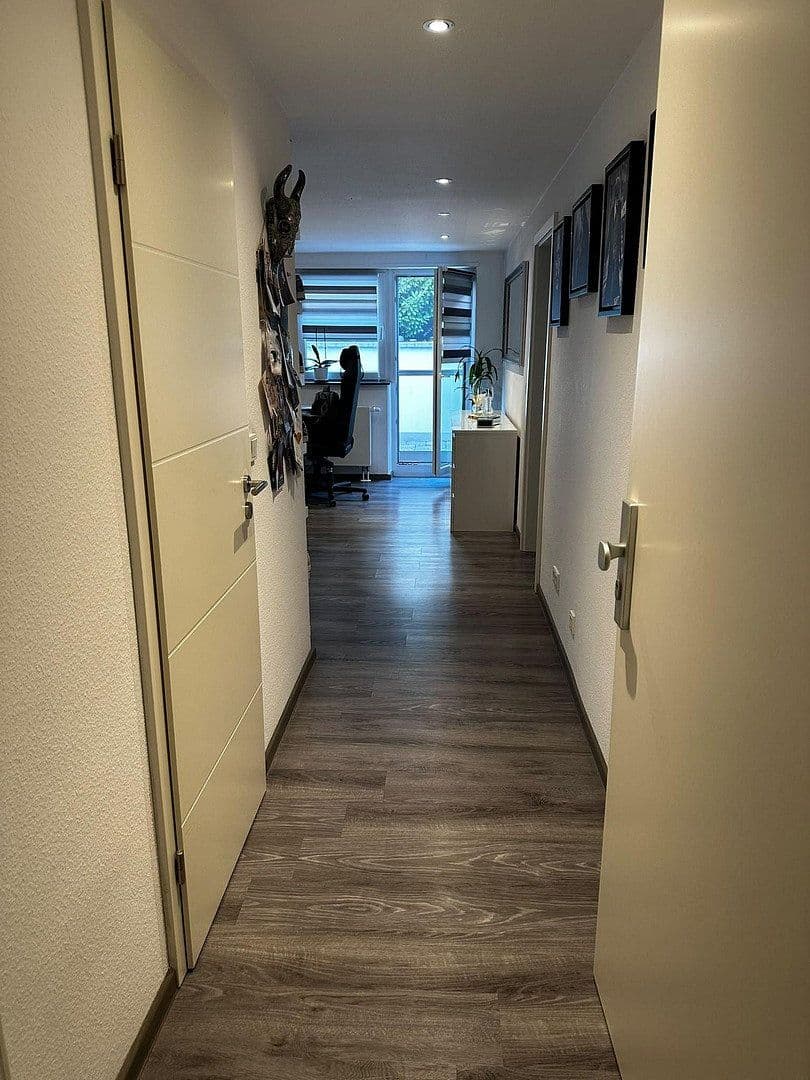 Prenájom bytu 3-izbový 105 m², Heddesheim, Bádensko-Wurttembersko Prenájom bytu 3-izbový 105 m², Heddesheim, Bádensko-Wurttembersko