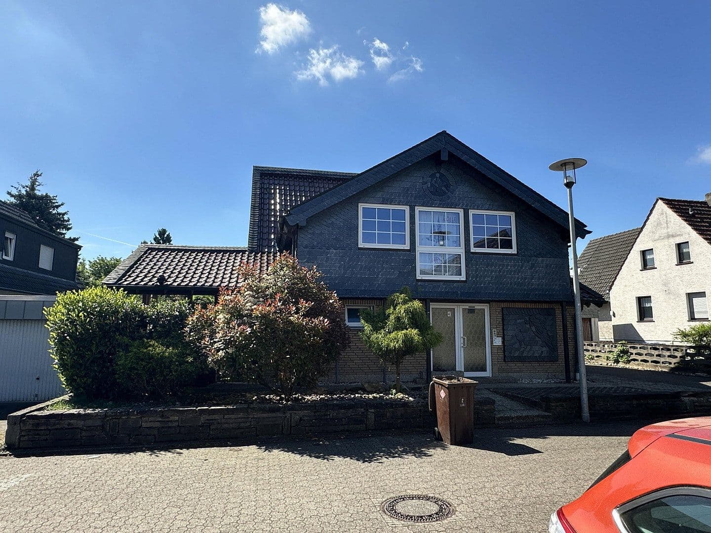 Predaj domu 262 m², pozemok 720 m², Siedlerstr. 4, Bergisch Gladbach, Severné Porýnie - Westfálsko Predaj domu 262 m², pozemok 720 m², Siedlerstr. 4, Bergisch Gladbach, Severné Porýnie - Westfálsko