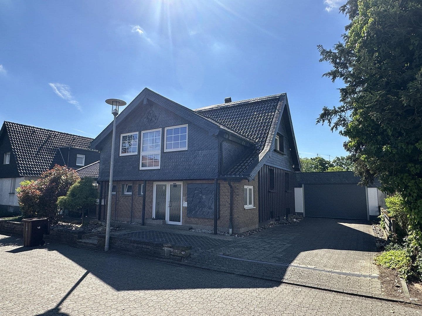 Predaj domu 262 m², pozemok 720 m², Siedlerstr. 4, Bergisch Gladbach, Severné Porýnie - Westfálsko Predaj domu 262 m², pozemok 720 m², Siedlerstr. 4, Bergisch Gladbach, Severné Porýnie - Westfálsko