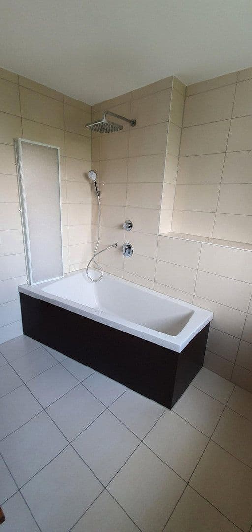 Prenájom bytu 3-izbový 88 m², Remseck am Neckar, Bádensko-Wurttembersko Prenájom bytu 3-izbový 88 m², Remseck am Neckar, Bádensko-Wurttembersko
