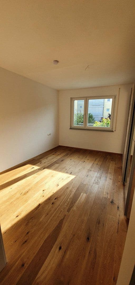Prenájom bytu 3-izbový 88 m², Remseck am Neckar, Bádensko-Wurttembersko Prenájom bytu 3-izbový 88 m², Remseck am Neckar, Bádensko-Wurttembersko