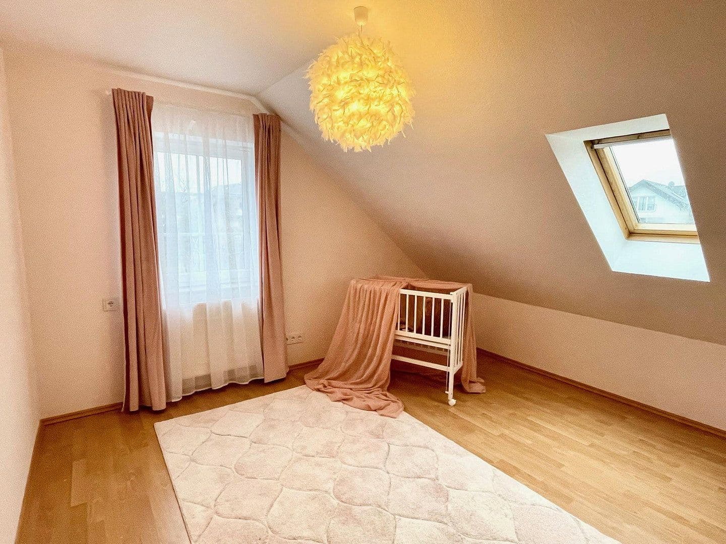 Predaj domu 350 m², pozemok 555 m², Hennef (Sieg), Severné Porýnie - Westfálsko Predaj domu 350 m², pozemok 555 m², Hennef (Sieg), Severné Porýnie - Westfálsko