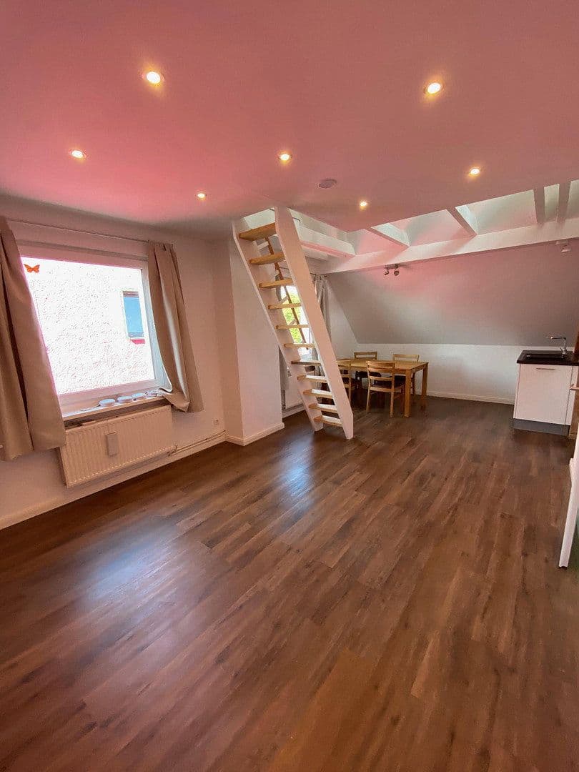 Prenájom bytu 4-izbový 85 m², Hedwigstraße 7, Braunschweig, Dolné Sasko Prenájom bytu 4-izbový 85 m², Hedwigstraße 7, Braunschweig, Dolné Sasko
