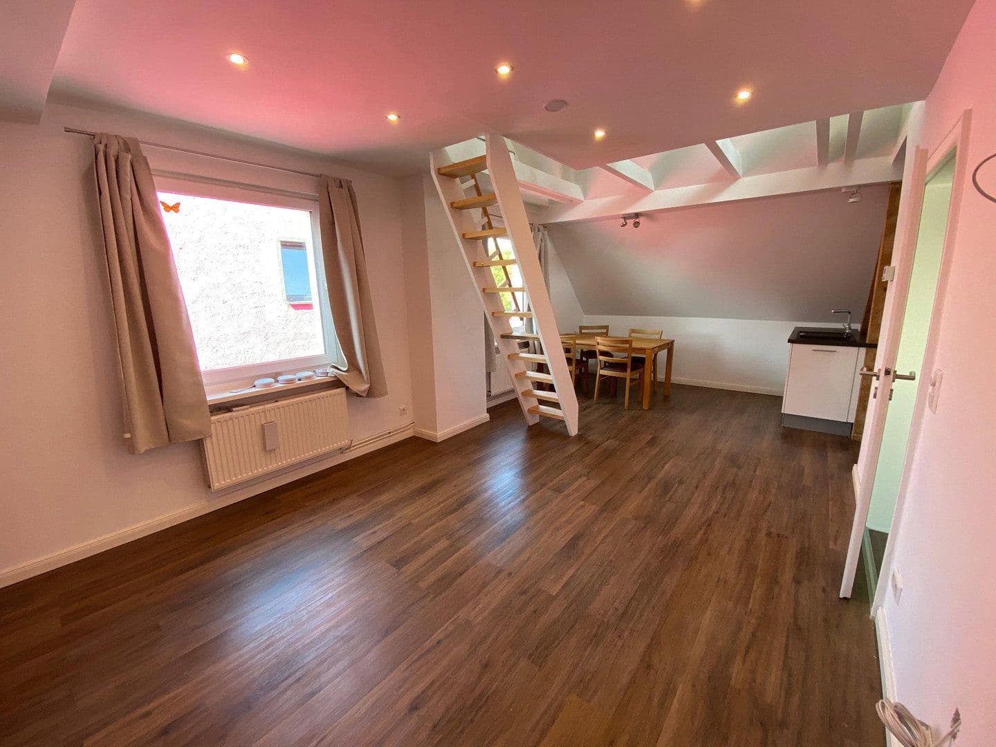 Prenájom bytu 4-izbový 85 m², Hedwigstraße 7, Braunschweig, Dolné Sasko Prenájom bytu 4-izbový 85 m², Hedwigstraße 7, Braunschweig, Dolné Sasko