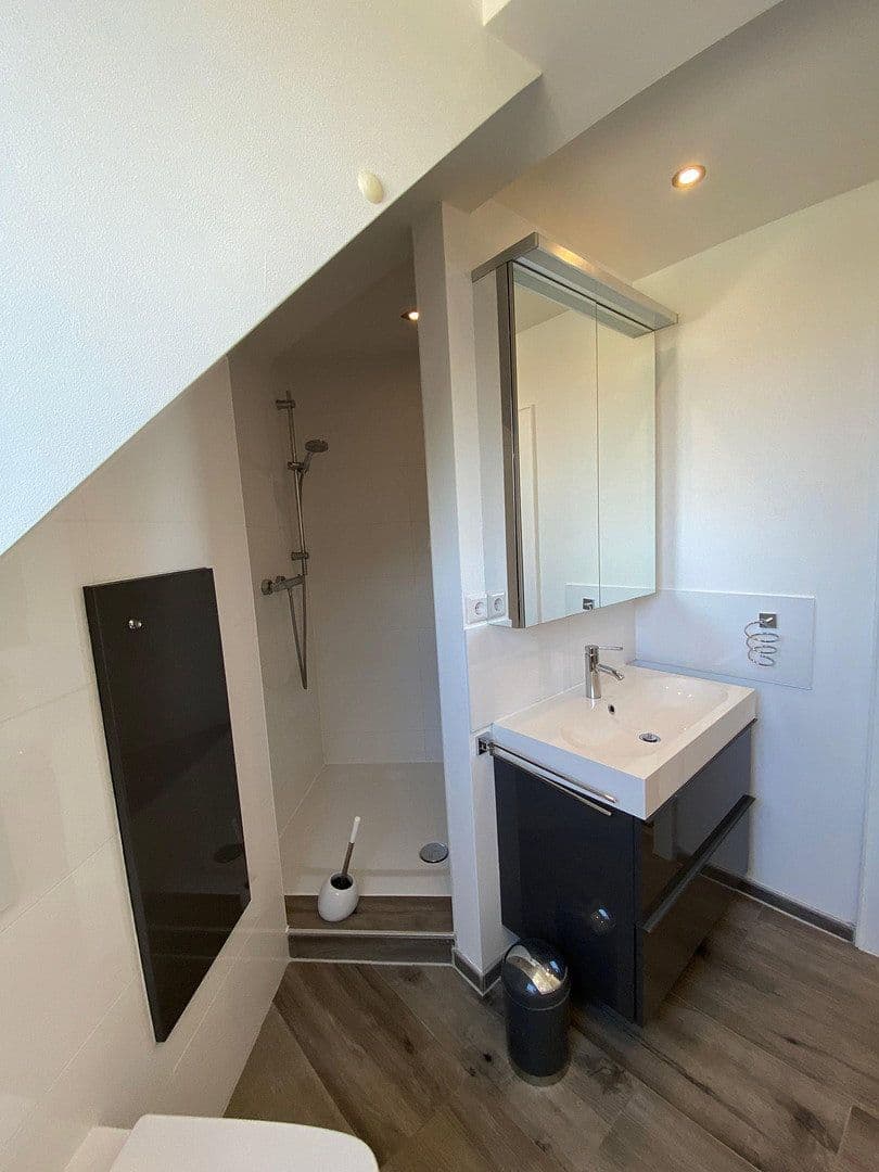 Prenájom bytu 4-izbový 85 m², Hedwigstraße 7, Braunschweig, Dolné Sasko Prenájom bytu 4-izbový 85 m², Hedwigstraße 7, Braunschweig, Dolné Sasko