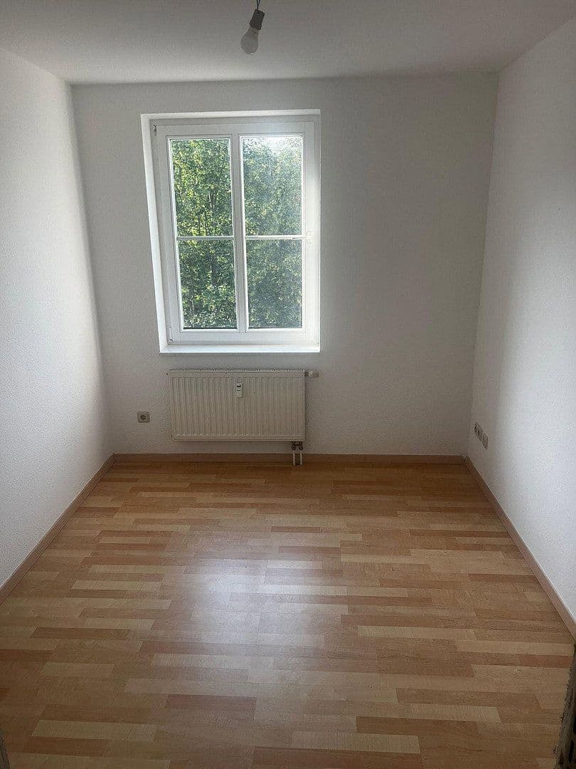 Prenájom bytu 2-izbový 35 m², Crimmitschauerstr. 17, Zwickau, Sasko Prenájom bytu 2-izbový 35 m², Crimmitschauerstr. 17, Zwickau, Sasko