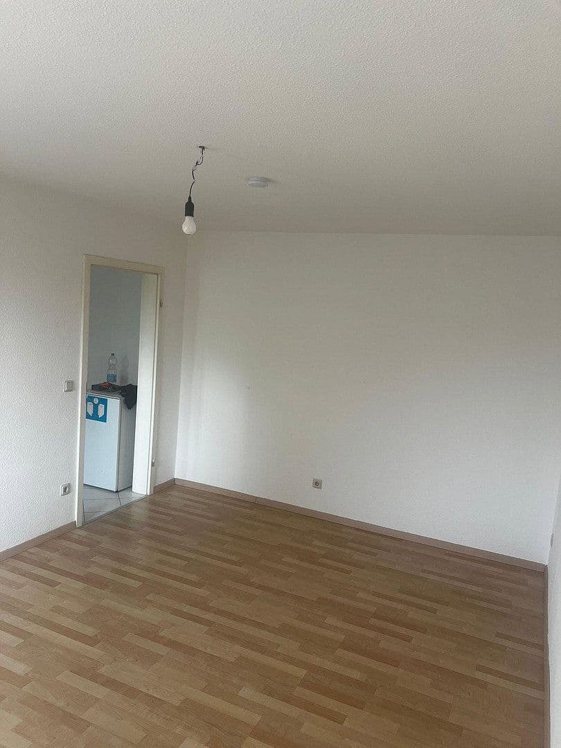 Prenájom bytu 2-izbový 35 m², Crimmitschauerstr. 17, Zwickau, Sasko Prenájom bytu 2-izbový 35 m², Crimmitschauerstr. 17, Zwickau, Sasko