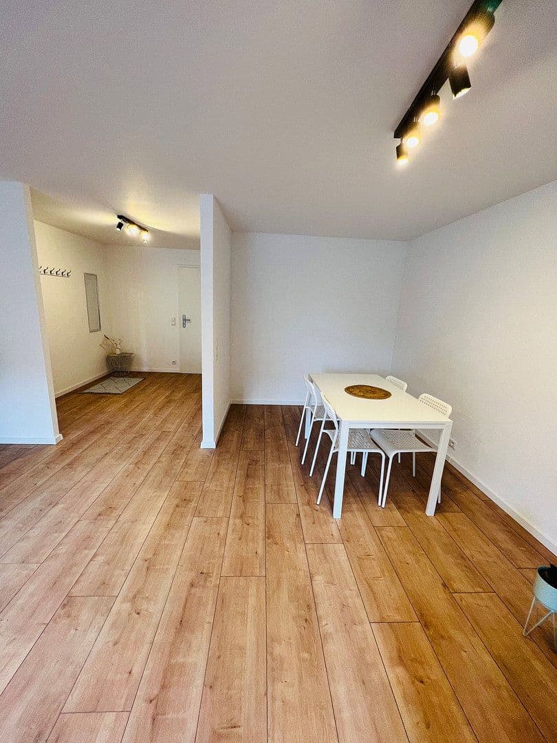 Prenájom bytu 3-izbový 79 m², Zeppelinstr. 8, Uhingen, Bádensko-Wurttembersko Prenájom bytu 3-izbový 79 m², Zeppelinstr. 8, Uhingen, Bádensko-Wurttembersko