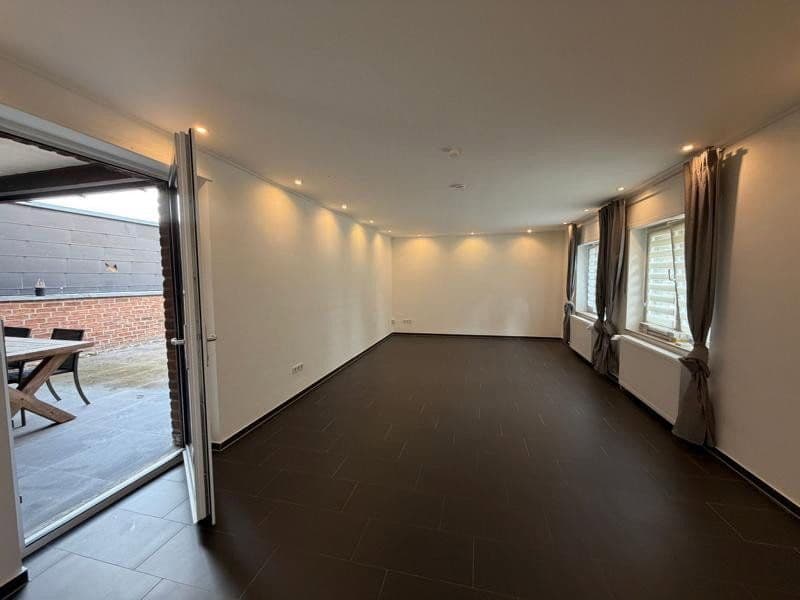 Prenájom bytu 5-izbový 110 m², Pfeilstraße 33, Mönchengladbach, Severné Porýnie - Westfálsko Prenájom bytu 5-izbový 110 m², Pfeilstraße 33, Mönchengladbach, Severné Porýnie - Westfálsko