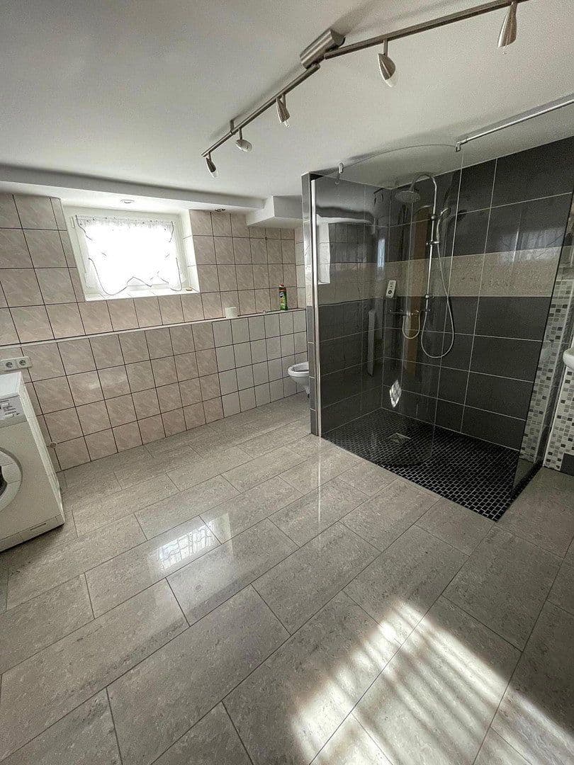 Prenájom bytu 4-izbový 111 m², Rudower Str. 178A, Berlin, Berlín Prenájom bytu 4-izbový 111 m², Rudower Str. 178A, Berlin, Berlín