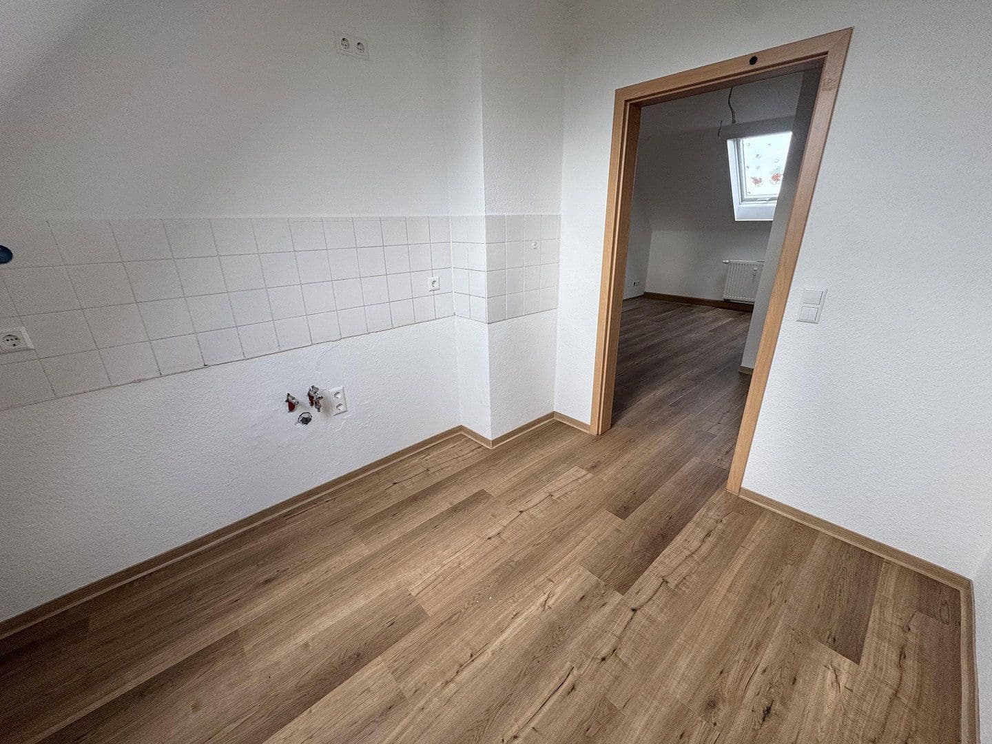 Prenájom bytu 3-izbový 64 m², Langenbernsdorf, Sasko Prenájom bytu 3-izbový 64 m², Langenbernsdorf, Sasko