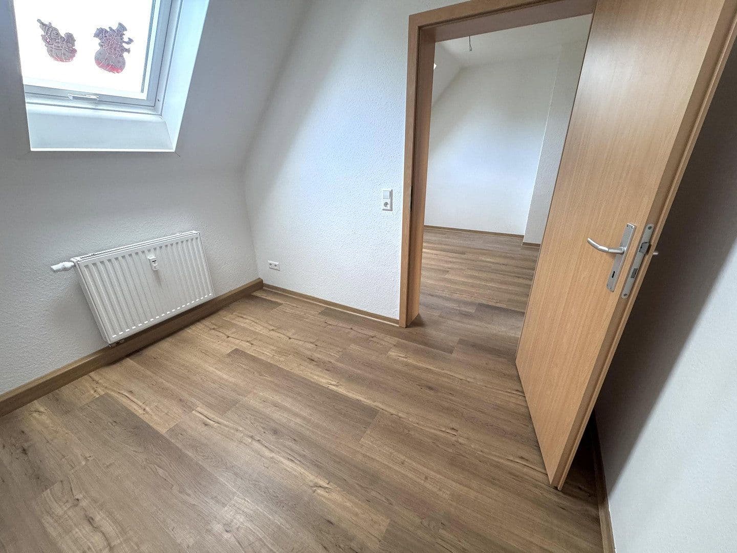 Prenájom bytu 3-izbový 64 m², Langenbernsdorf, Sasko Prenájom bytu 3-izbový 64 m², Langenbernsdorf, Sasko