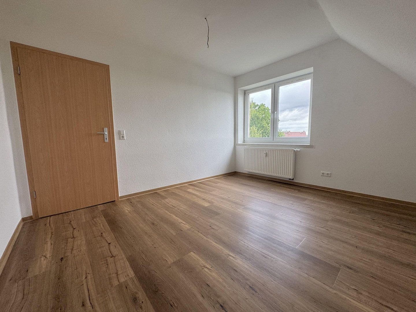Prenájom bytu 3-izbový 64 m², Langenbernsdorf, Sasko Prenájom bytu 3-izbový 64 m², Langenbernsdorf, Sasko