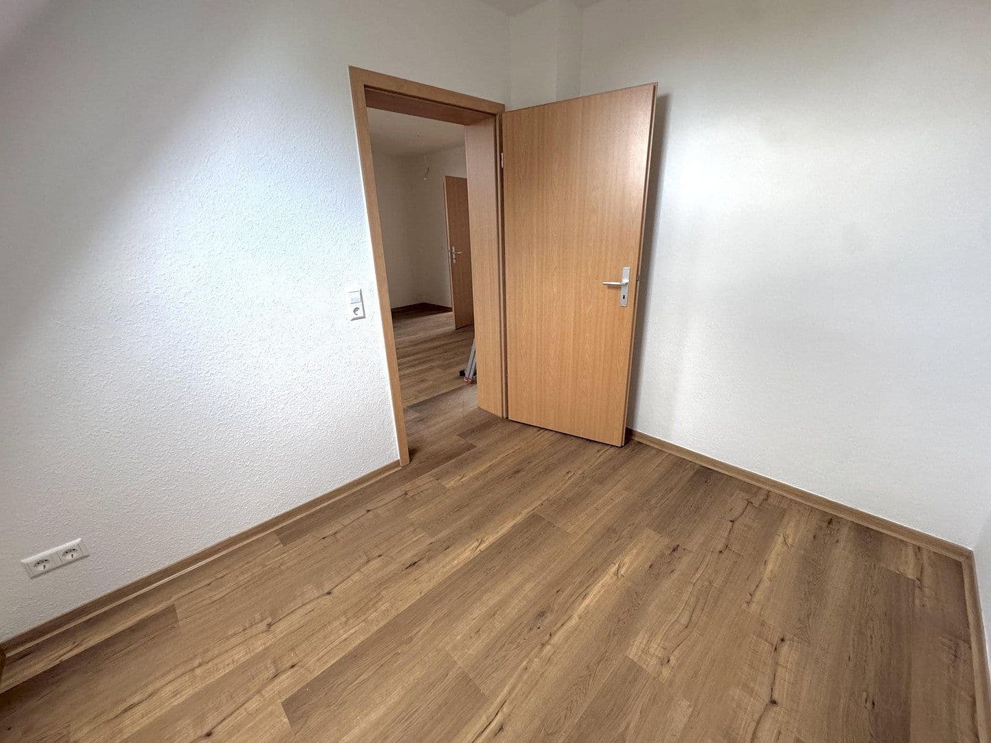 Prenájom bytu 3-izbový 64 m², Langenbernsdorf, Sasko Prenájom bytu 3-izbový 64 m², Langenbernsdorf, Sasko