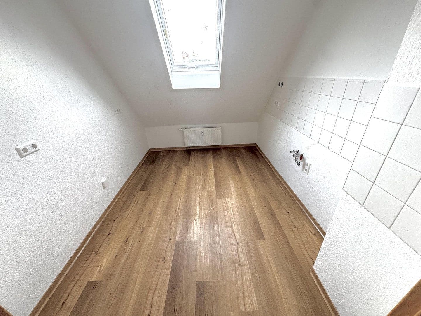 Prenájom bytu 3-izbový 64 m², Langenbernsdorf, Sasko Prenájom bytu 3-izbový 64 m², Langenbernsdorf, Sasko