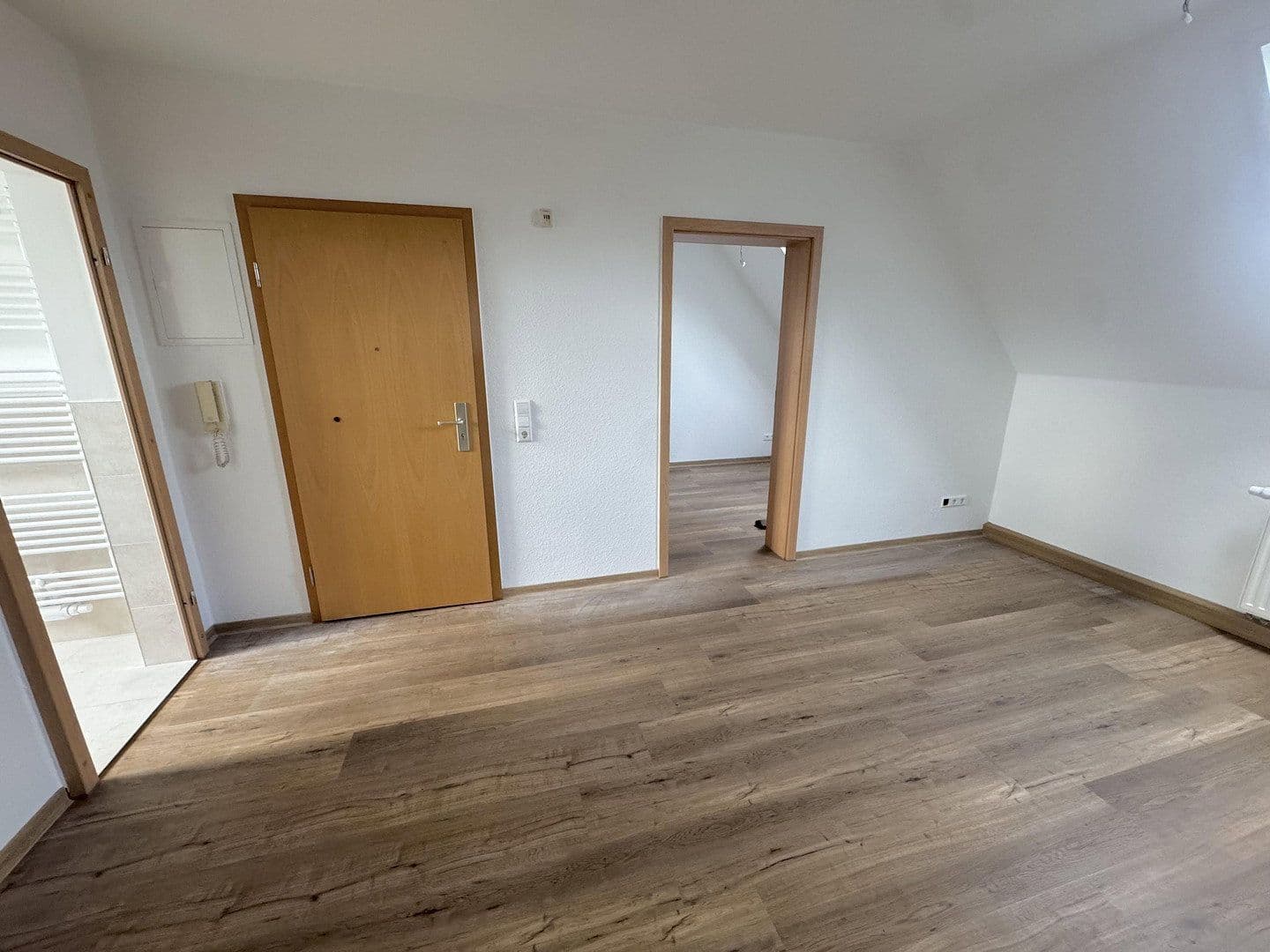 Prenájom bytu 3-izbový 64 m², Langenbernsdorf, Sasko Prenájom bytu 3-izbový 64 m², Langenbernsdorf, Sasko