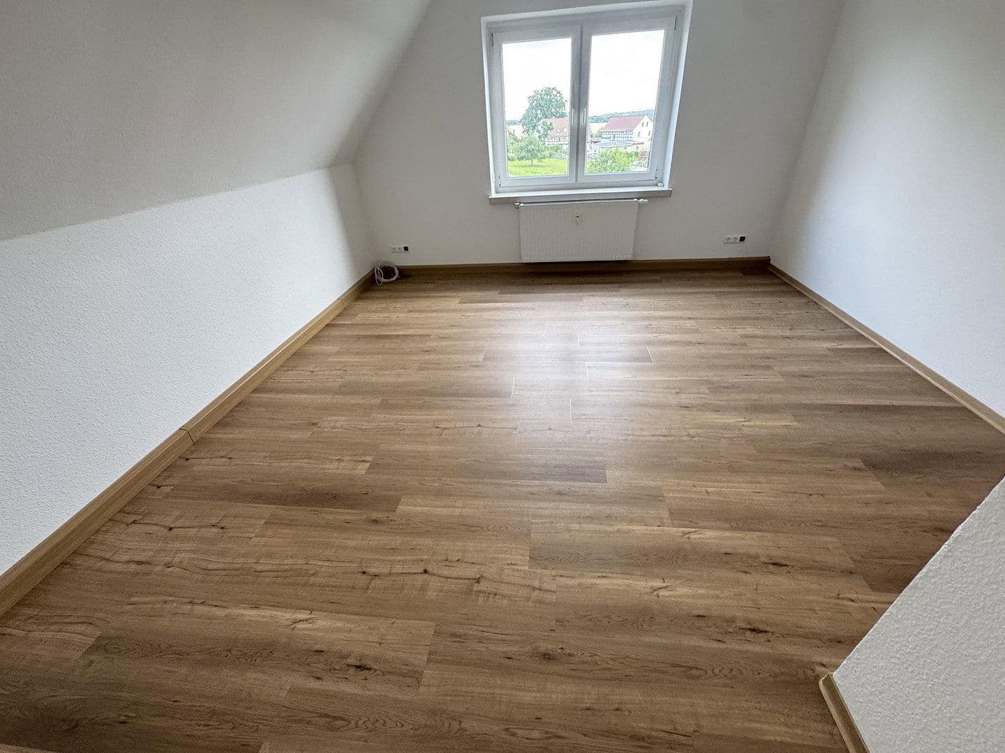 Prenájom bytu 3-izbový 64 m², Langenbernsdorf, Sasko Prenájom bytu 3-izbový 64 m², Langenbernsdorf, Sasko