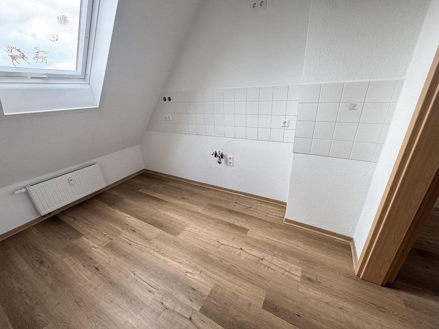 Prenájom bytu 3-izbový 64 m², Langenbernsdorf, Sasko Prenájom bytu 3-izbový 64 m², Langenbernsdorf, Sasko