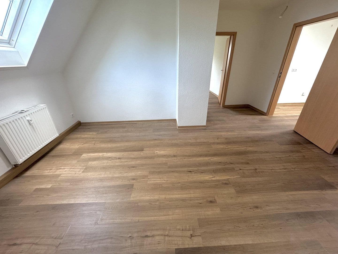 Prenájom bytu 3-izbový 64 m², Langenbernsdorf, Sasko Prenájom bytu 3-izbový 64 m², Langenbernsdorf, Sasko