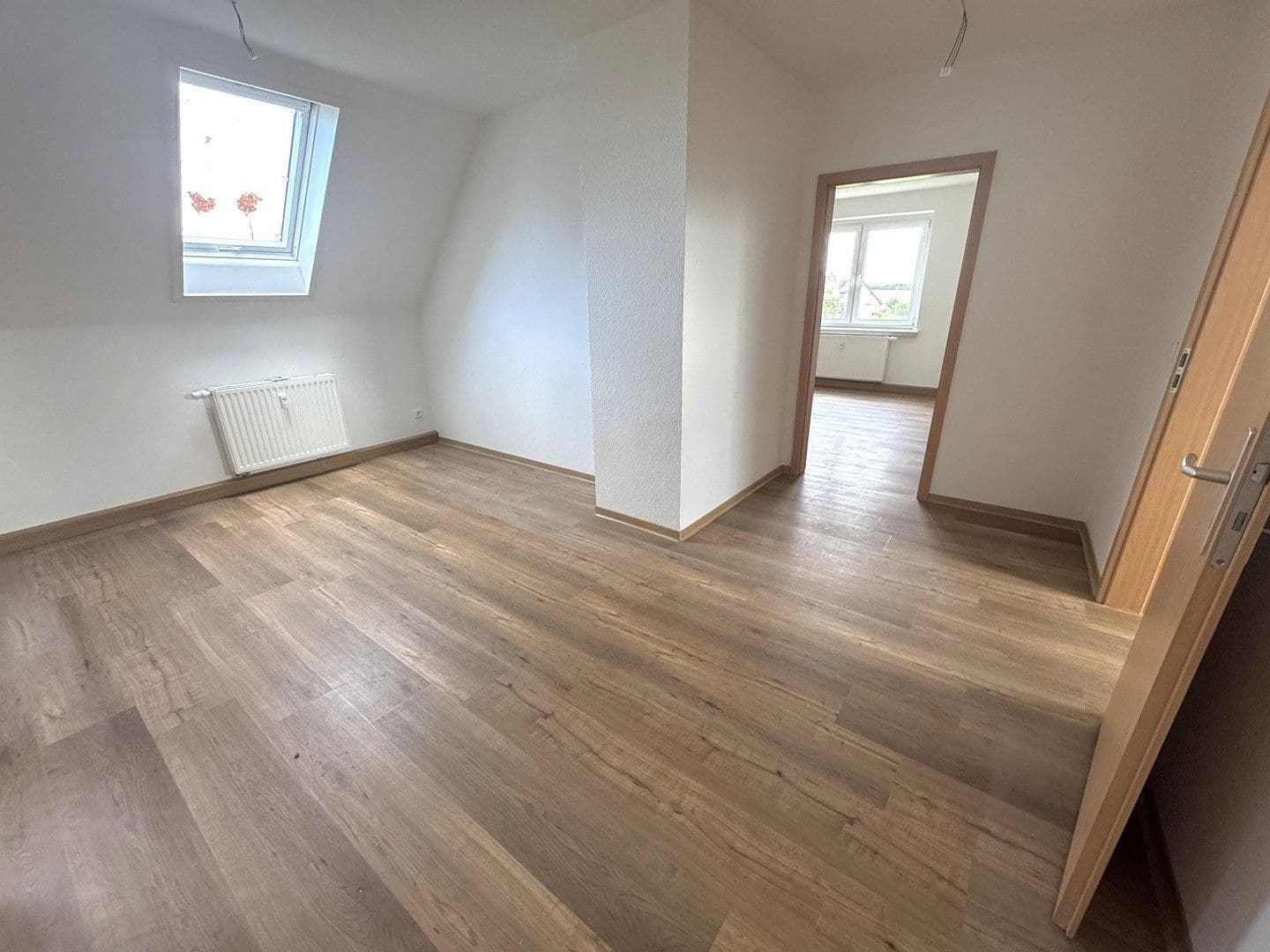 Prenájom bytu 3-izbový 64 m², Langenbernsdorf, Sasko Prenájom bytu 3-izbový 64 m², Langenbernsdorf, Sasko