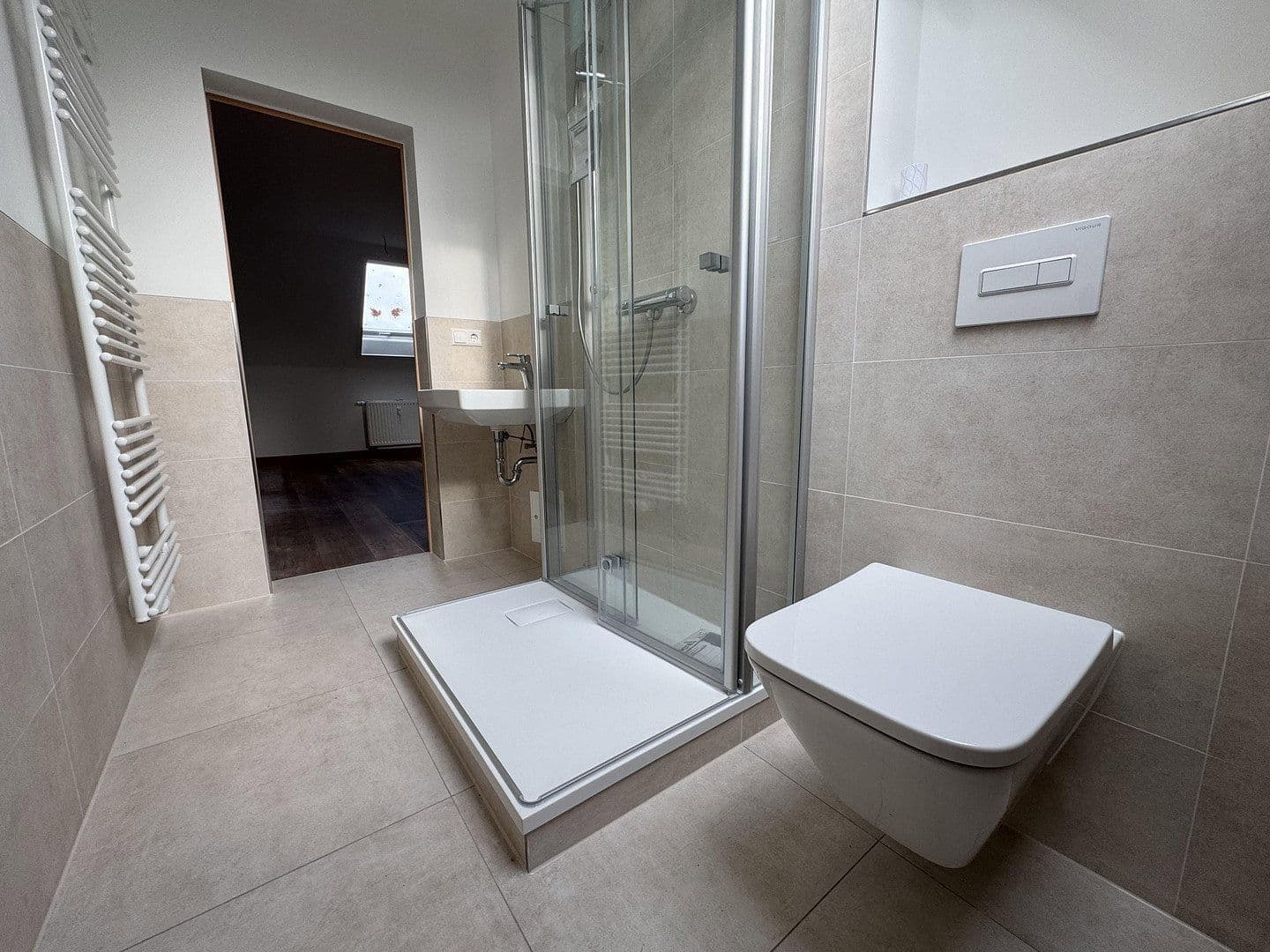 Prenájom bytu 3-izbový 64 m², Langenbernsdorf, Sasko Prenájom bytu 3-izbový 64 m², Langenbernsdorf, Sasko