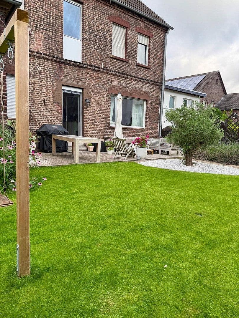 Prenájom bytu 4-izbový 105 m², Dortmund, Severné Porýnie - Westfálsko Prenájom bytu 4-izbový 105 m², Dortmund, Severné Porýnie - Westfálsko
