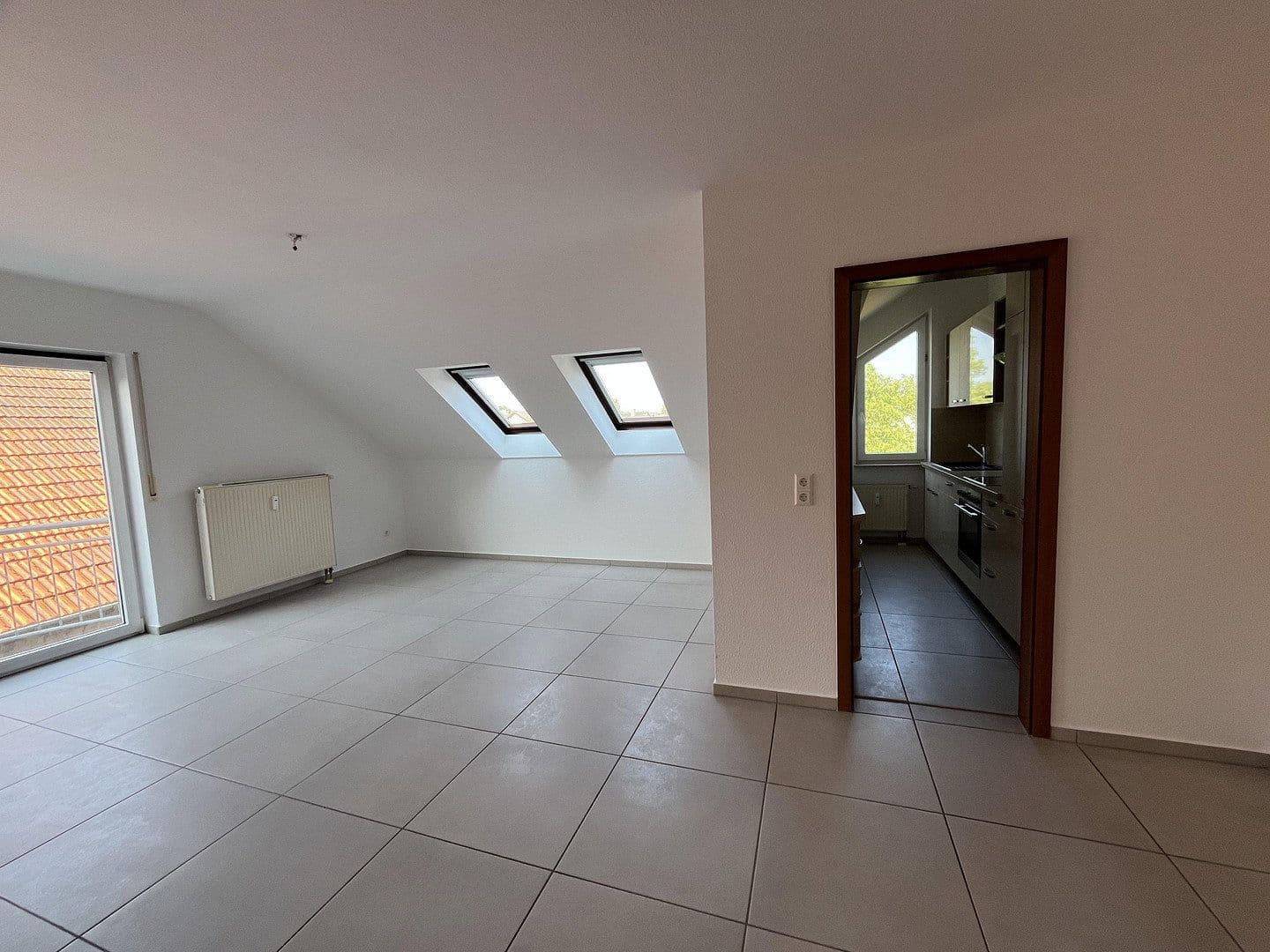 Prenájom bytu 2-izbový 61 m², Kraichtal, Bádensko-Wurttembersko Prenájom bytu 2-izbový 61 m², Kraichtal, Bádensko-Wurttembersko