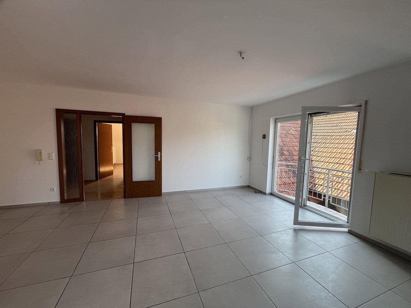 Prenájom bytu 2-izbový 61 m², Kraichtal, Bádensko-Wurttembersko Prenájom bytu 2-izbový 61 m², Kraichtal, Bádensko-Wurttembersko