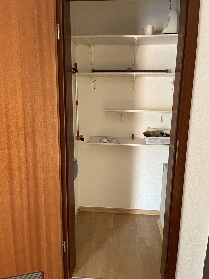 Prenájom bytu 2-izbový 61 m², Kraichtal, Bádensko-Wurttembersko Prenájom bytu 2-izbový 61 m², Kraichtal, Bádensko-Wurttembersko