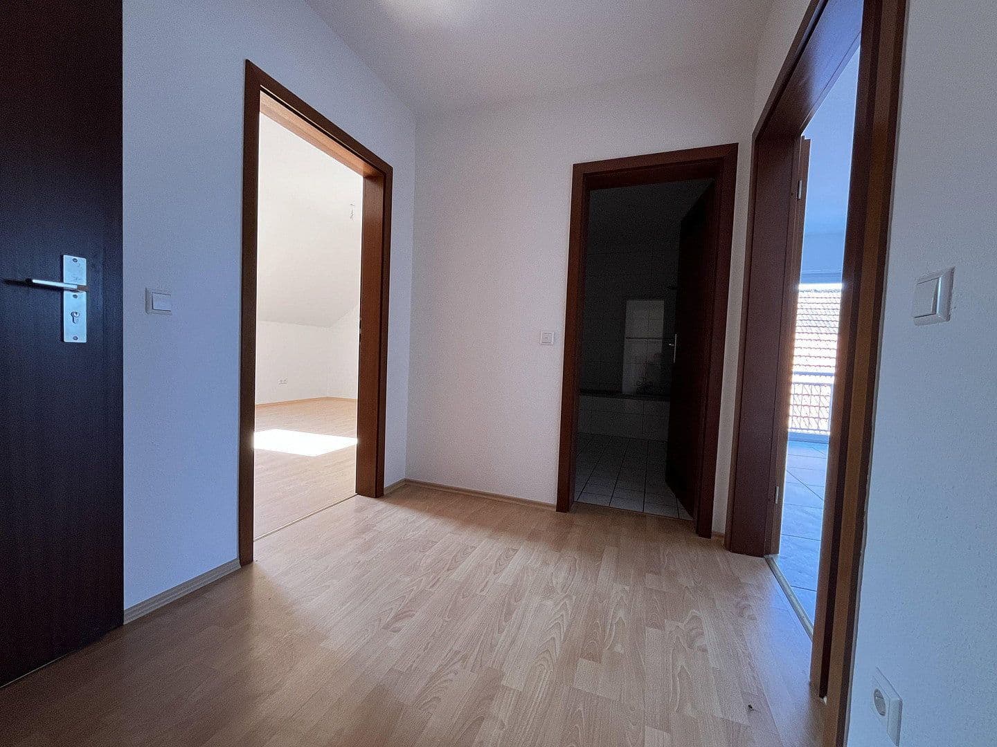 Prenájom bytu 2-izbový 61 m², Kraichtal, Bádensko-Wurttembersko Prenájom bytu 2-izbový 61 m², Kraichtal, Bádensko-Wurttembersko