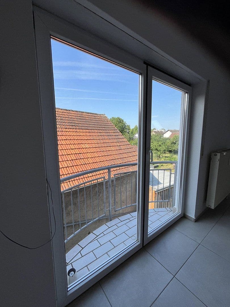 Prenájom bytu 2-izbový 61 m², Kraichtal, Bádensko-Wurttembersko Prenájom bytu 2-izbový 61 m², Kraichtal, Bádensko-Wurttembersko