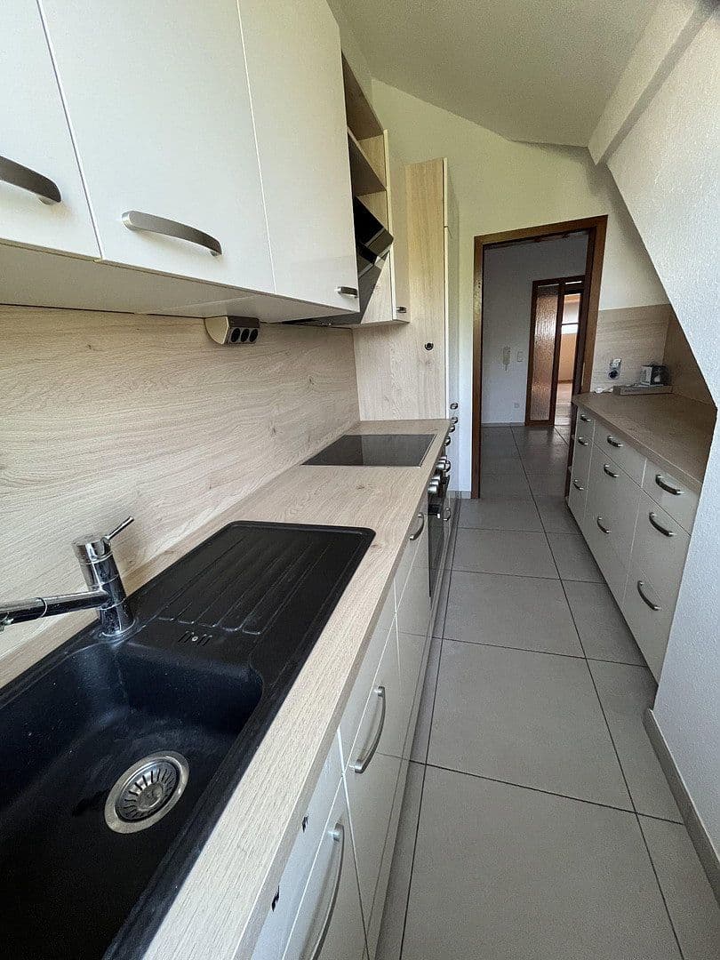 Prenájom bytu 2-izbový 61 m², Kraichtal, Bádensko-Wurttembersko Prenájom bytu 2-izbový 61 m², Kraichtal, Bádensko-Wurttembersko