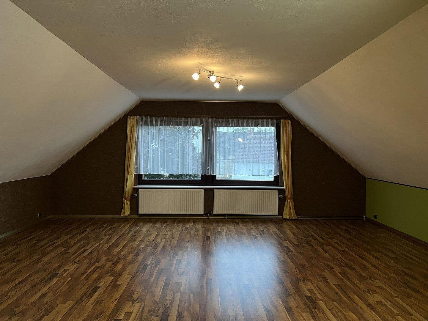 Predaj domu 168 m², pozemok 486 m², Oldenburg, Dolné Sasko Predaj domu 168 m², pozemok 486 m², Oldenburg, Dolné Sasko