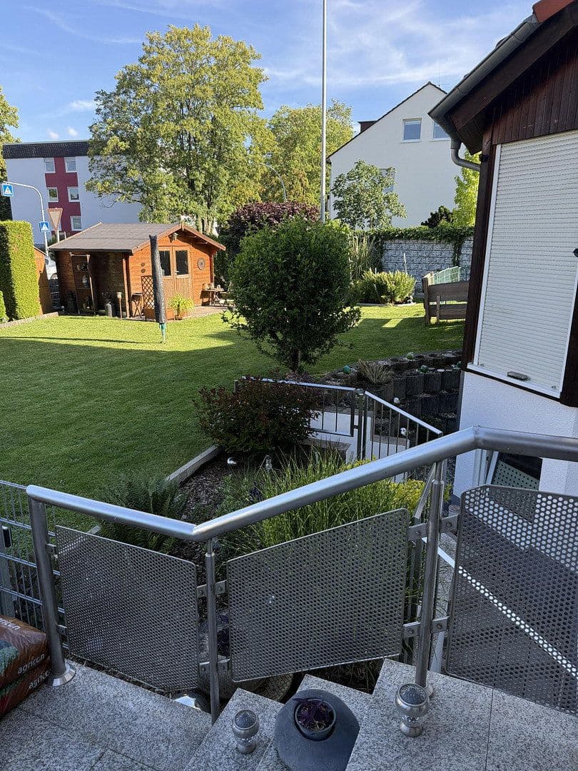 Predaj domu 210 m², pozemok 400 m², Kelkheim (Taunus), Hesensko Predaj domu 210 m², pozemok 400 m², Kelkheim (Taunus), Hesensko
