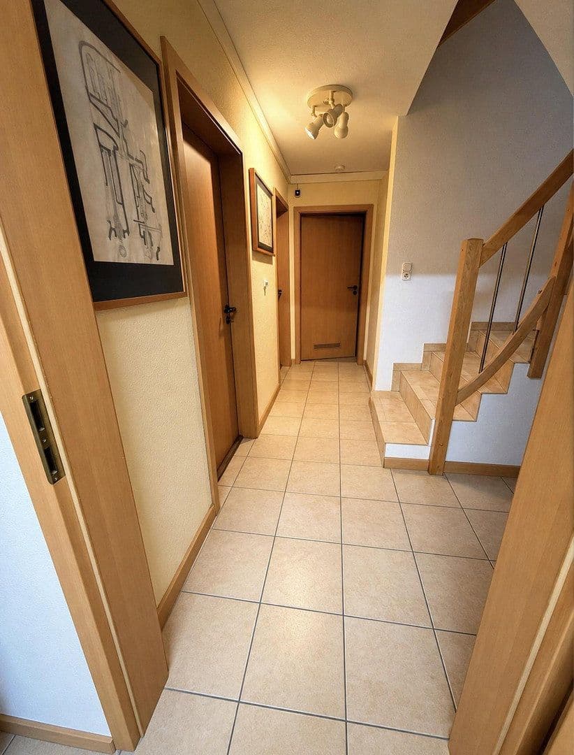 Predaj domu 210 m², pozemok 400 m², Kelkheim (Taunus), Hesensko Predaj domu 210 m², pozemok 400 m², Kelkheim (Taunus), Hesensko