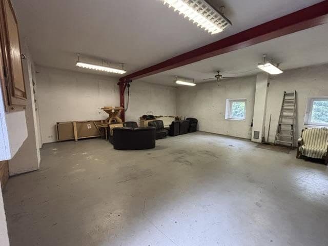 Predaj domu 357 m², pozemok 1.824 m², Hauptstraße 25, Breitenbrunn/Erzgebirge, Sasko Predaj domu 357 m², pozemok 1.824 m², Hauptstraße 25, Breitenbrunn/Erzgebirge, Sasko