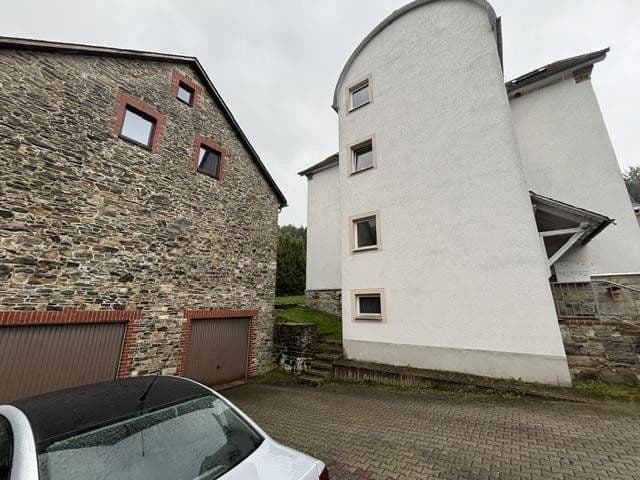 Predaj domu 357 m², pozemok 1.824 m², Hauptstraße 25, Breitenbrunn/Erzgebirge, Sasko Predaj domu 357 m², pozemok 1.824 m², Hauptstraße 25, Breitenbrunn/Erzgebirge, Sasko