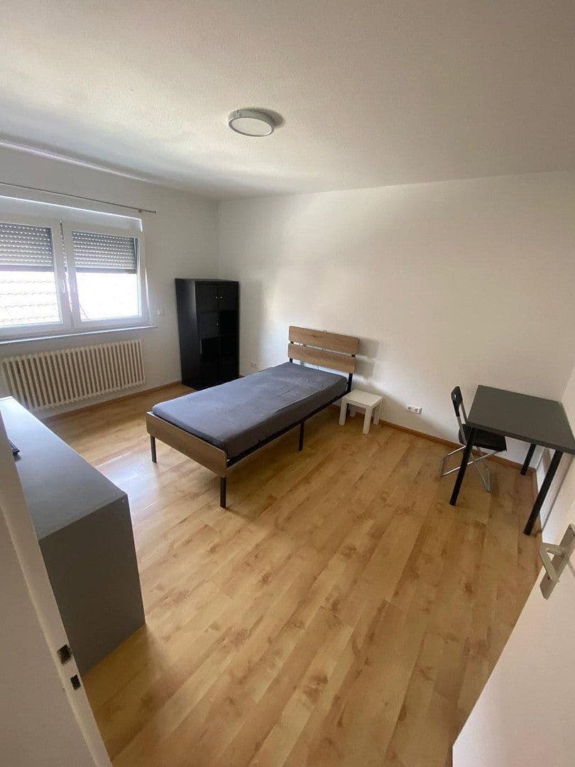 Predaj domu 178 m², pozemok 390 m², Tulpenstraße 13, Eggenstein-Leopoldshafen, Bádensko-Wurttembersko Predaj domu 178 m², pozemok 390 m², Tulpenstraße 13, Eggenstein-Leopoldshafen, Bádensko-Wurttembersko