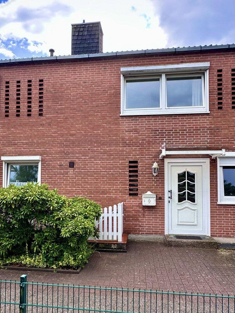 Predaj domu 92 m², pozemok 219 m², Lübeck, Šlezvicko-Holštajnsko Predaj domu 92 m², pozemok 219 m², Lübeck, Šlezvicko-Holštajnsko