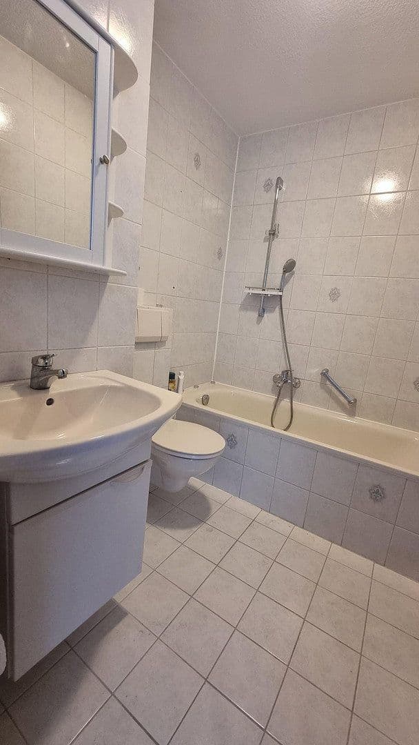 Prenájom bytu 3-izbový 70 m², Rüsselsheim am Main, Hesensko Prenájom bytu 3-izbový 70 m², Rüsselsheim am Main, Hesensko